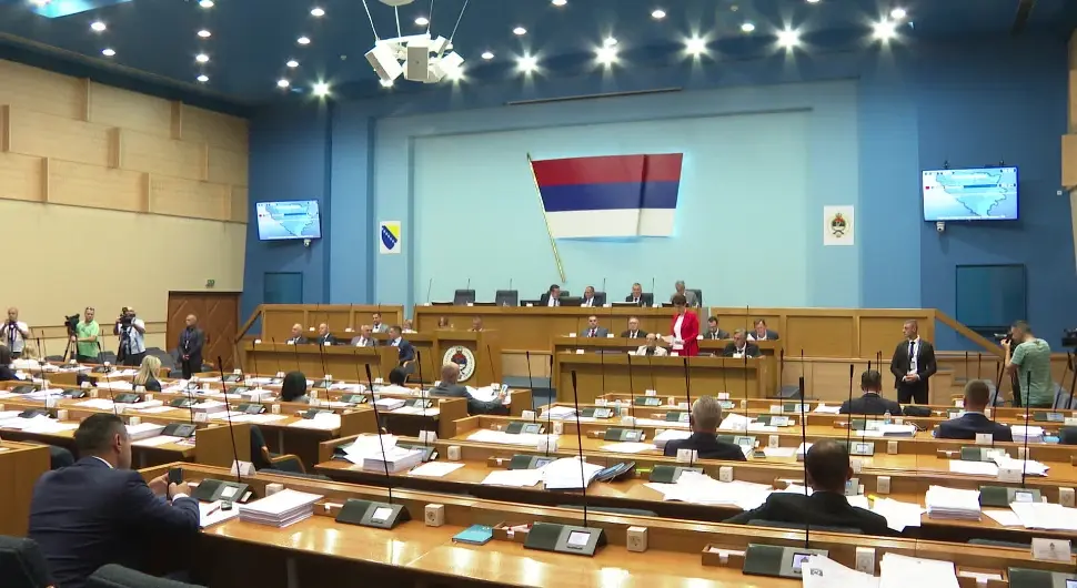 Још се не зна када ће се Устав Српске појавити у форми приједлога