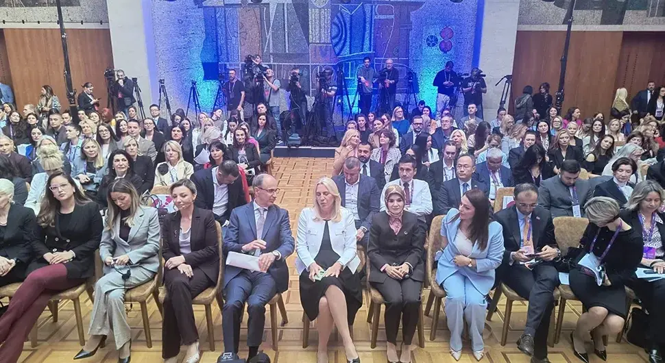 Мацут: Цвијановићева је симбол жене на највишој државној позицији
