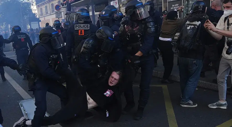 Париз-Француска-Протести-19092025