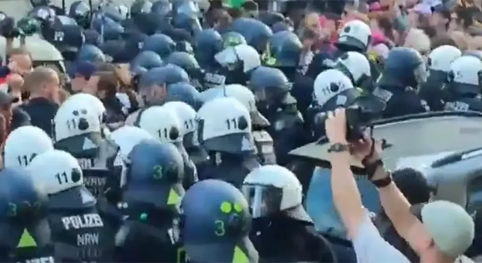 Гори у Њемачкој: Жестоки сукоби на протестима у Келну