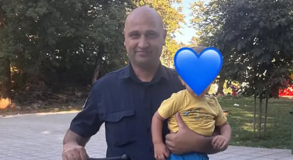 Младен показао људскост и професионалност: Пронашао украдени ромобил у парку "Младен Стојановић"