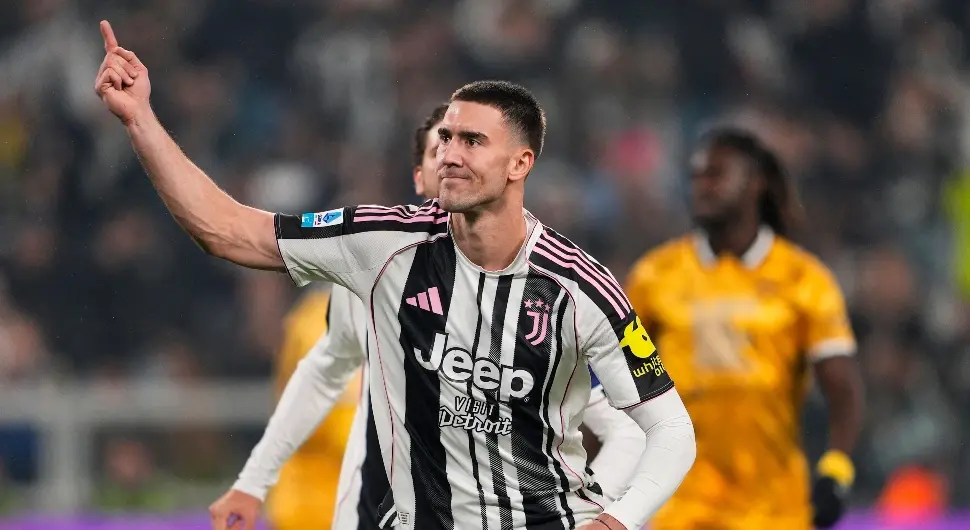 Нови тренер Јувентуса открио шта ће бити са Влаховићем