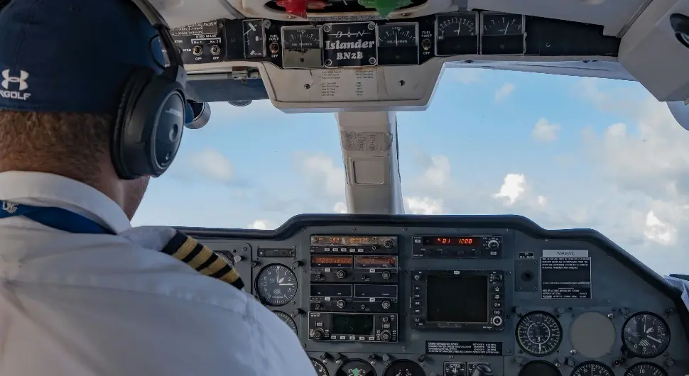 Пилот, авион