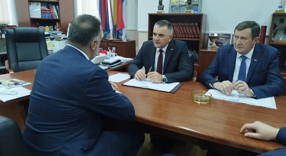 Дервента: Почео састанак Минића и Жунића