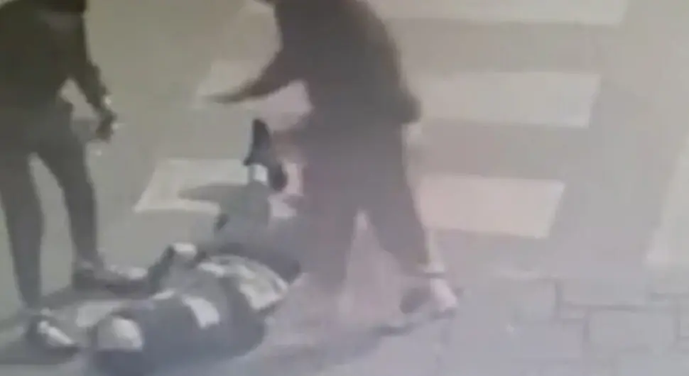 Бруталан напад на д‌јечака (16) у Бањалуци: Дијете остало непомично лежати на земљи