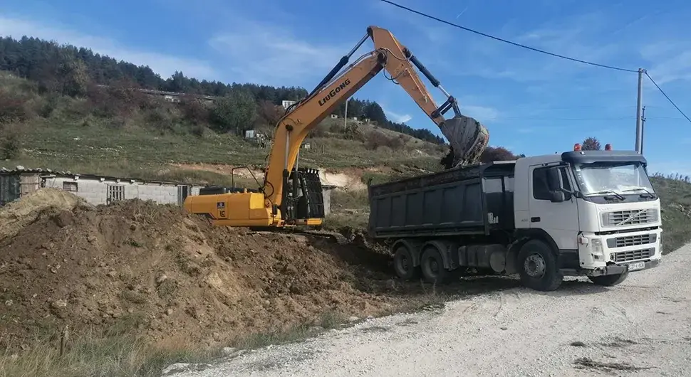 Хуманост на дјелу: Почели радови на изградњи куће за породицу Милаковић
