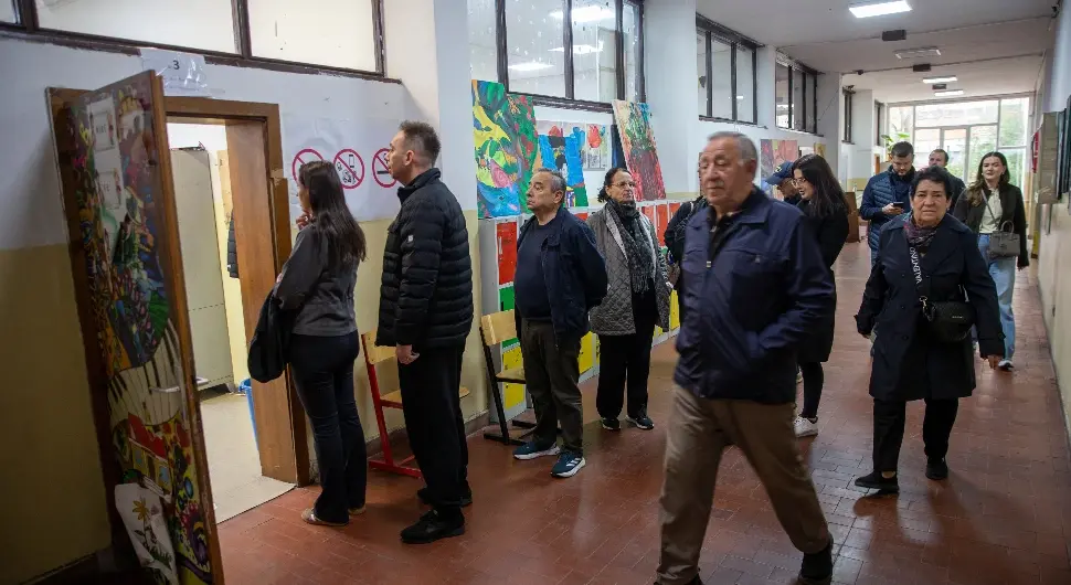 Затворена бирачка мјеста на КиМ, почиње бројање гласова