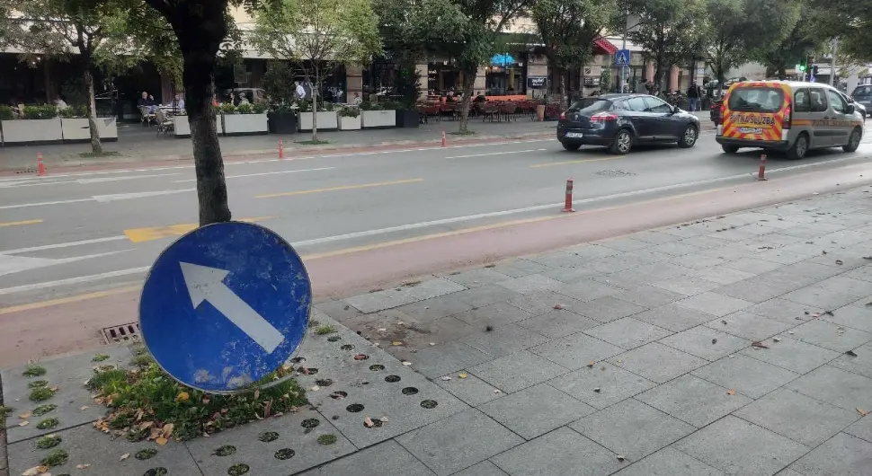 Како је "изгубљен" саобраћајни знак у центру Бањалуке