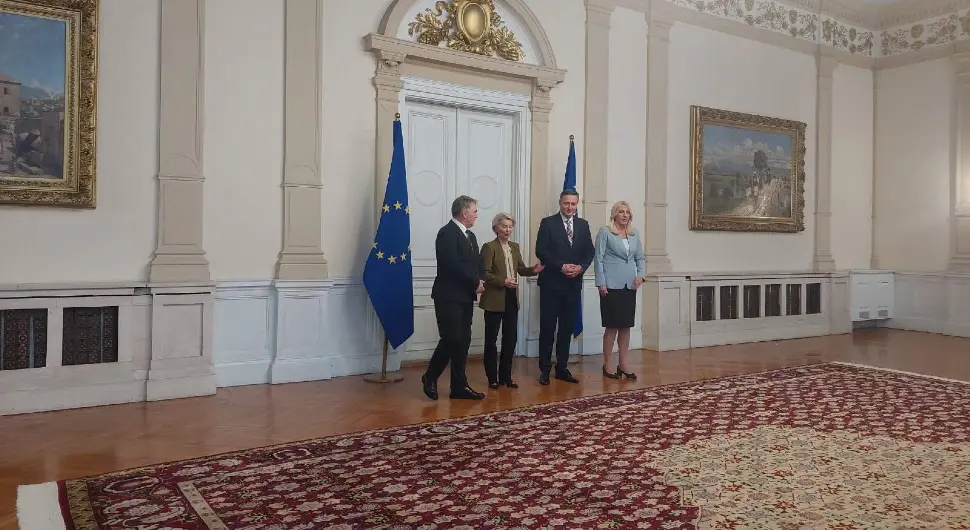 Фон дер Лајен стигла у Сарајево: Састанак с члановима Предсједништва БиХ