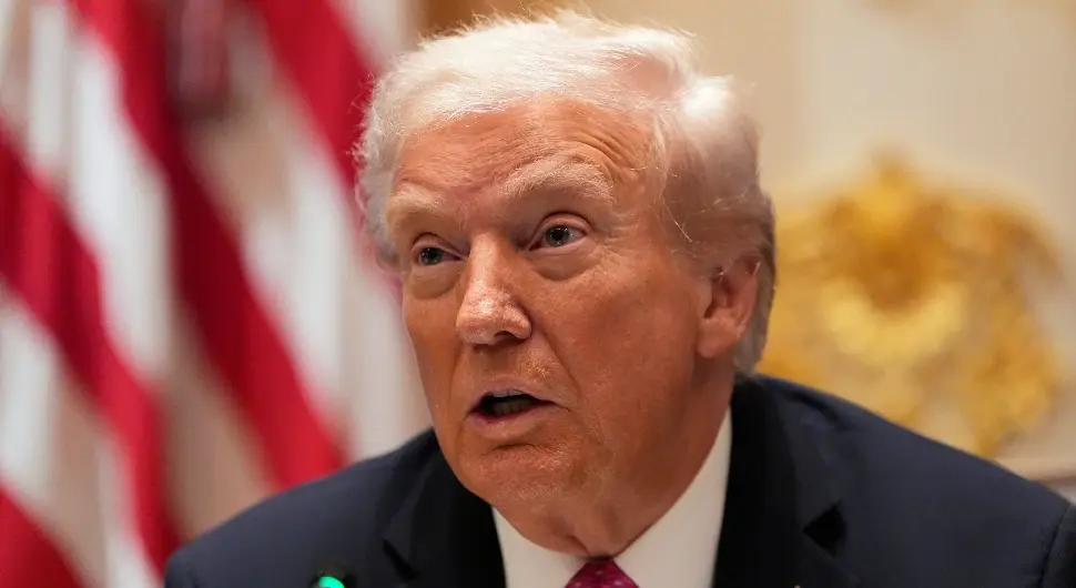 Трамп: Уништена подморница која је превозила дрогу