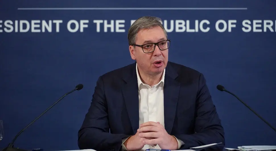 Вучић: Рафинерија може да ради до 1. новембра без новог дотока нафте