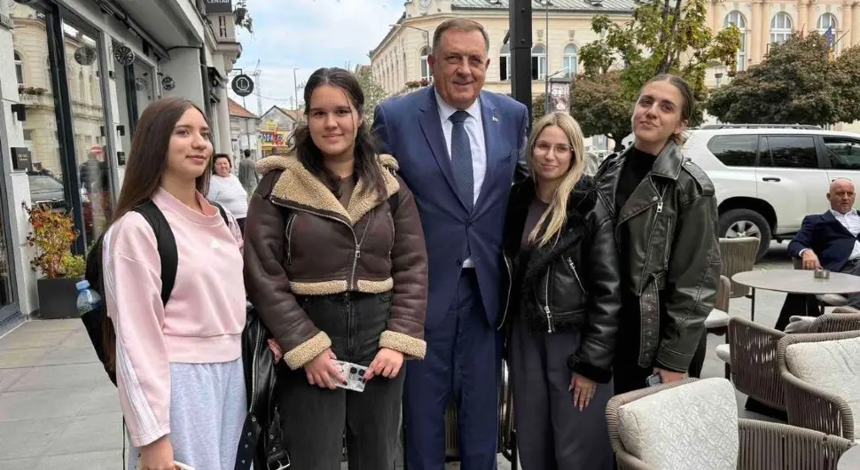 Додик у Бијељини са грађанима: Ово ми даје енергију да наставим борбу за Српску