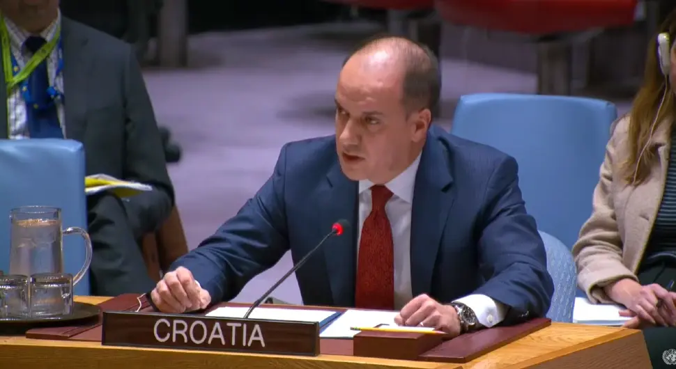 Хрватинић: Хрватска за поштовање конститутивних народа