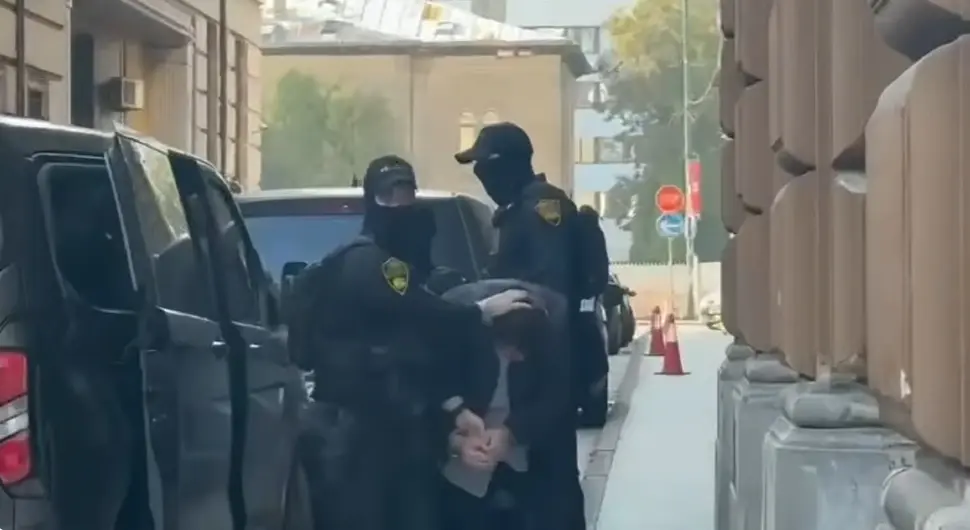 Уцјењивали да им се да новац или препише власништво: Ухапшени у акцији "Омбра" доведени у Тужилаштво