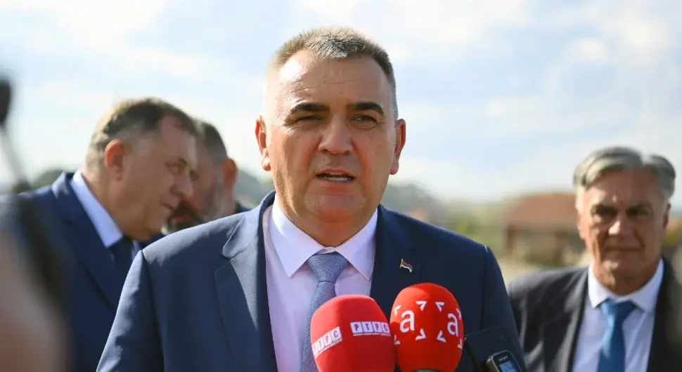 Минић: Што прије завршити ауто-пут