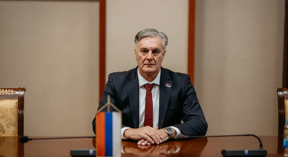 Каран: Српска треба да каже "да" путу слободе, уставности и развоја