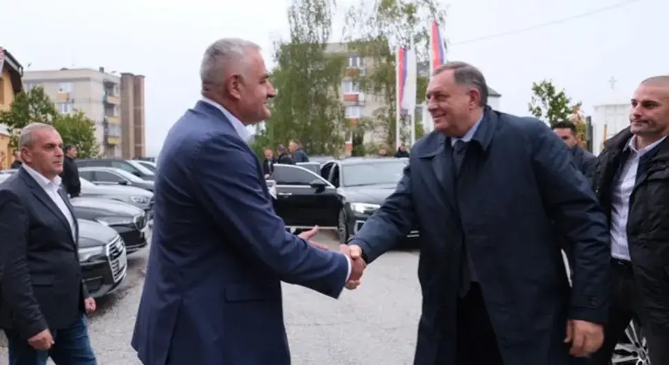 Додик: Драго ми је што начелник Ђурић дио СНСД-а