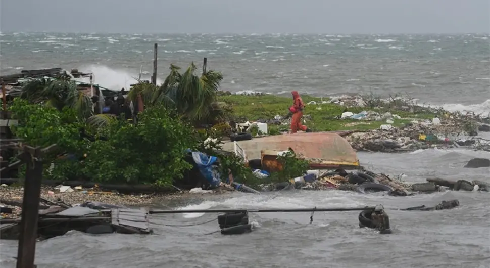 Ураган Мелиса однио скоро 30 живота на Карибима, креће се ка Бермудима
