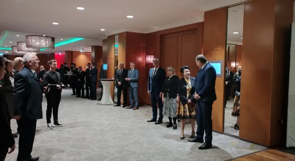 Старај: СНСД се не може избацити са политичке сцене, Српска од највеће важности за Мађарску