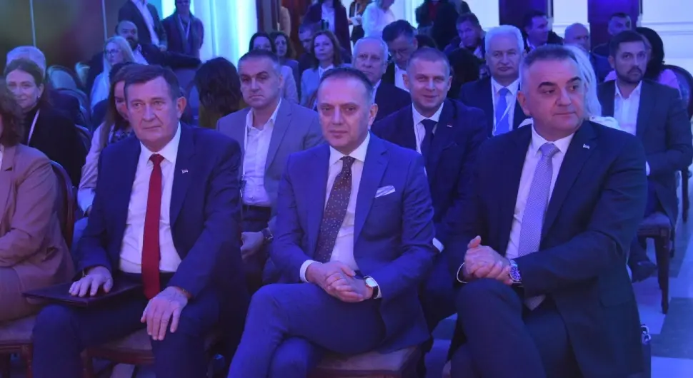 Конференција о одрживом развоју и инвестицијама у Бањалуци, присуствује Минић