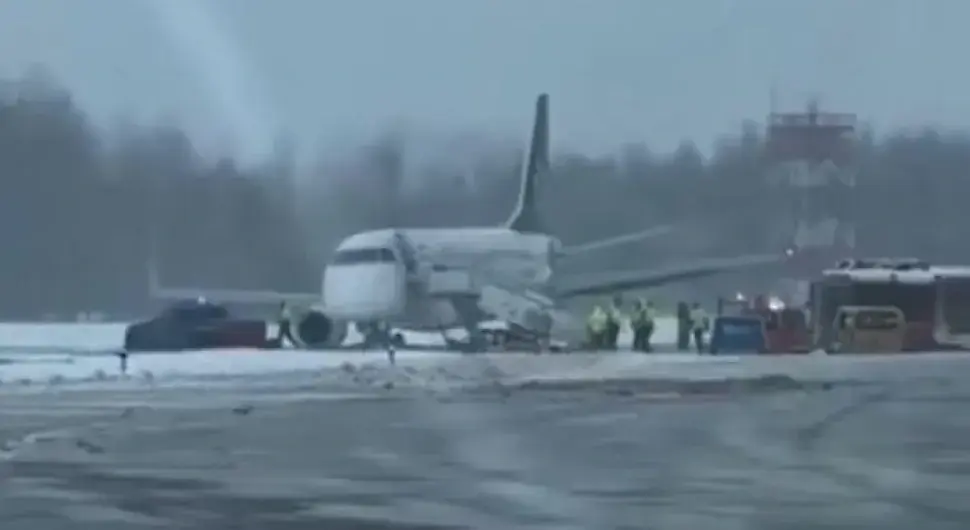 Драма на аеродрому: Авион склизнуо са писте приликом слијетања