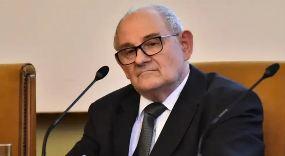 Коста Чавошки