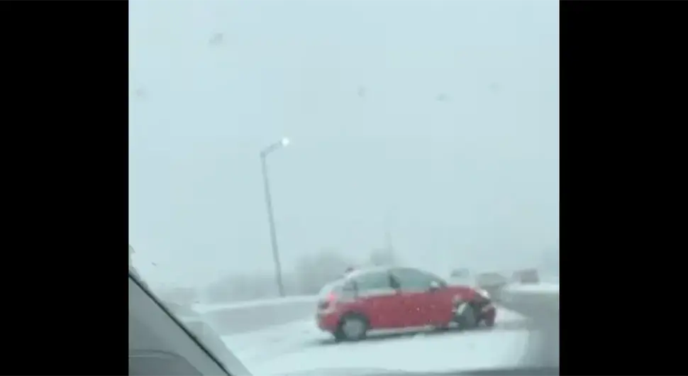 Снијег паралисао саобраћај: Удес у Бањалуци