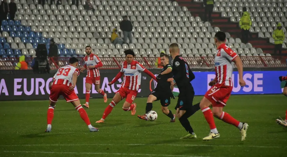 Звезда са играчем мање славила против ФЦСБ