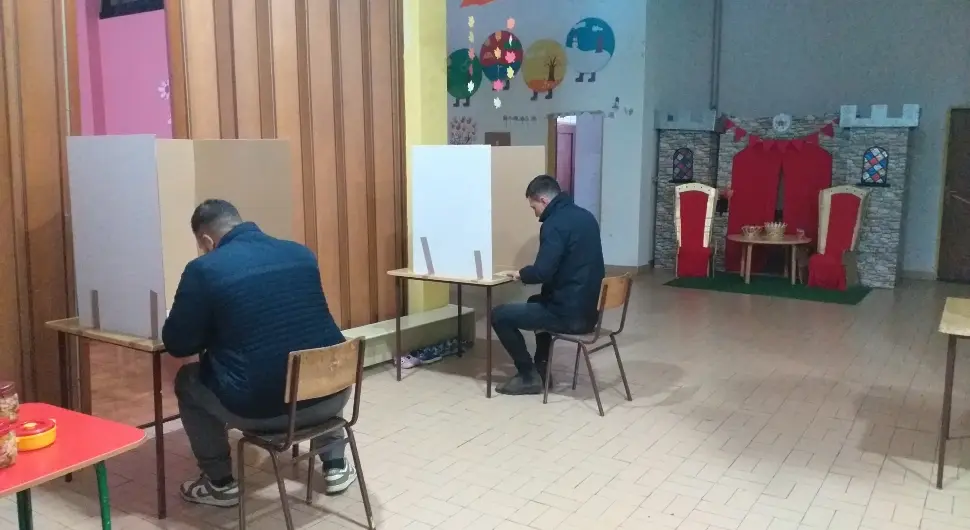 МУП Српске: Изборни дан почео без инцидената на гласачким мјестима