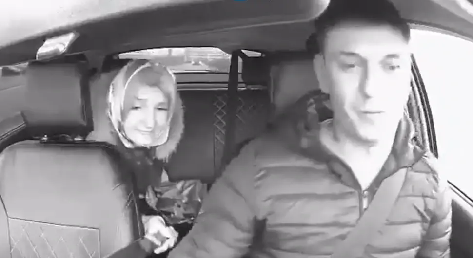 Бизаран инцидент: Жена пријетила таксисти мачетом јер је пуштао музику која јој се није свидјела