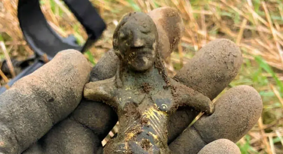 Фугура Исуса Христа из средњег вијека пронађена у заораном пољу