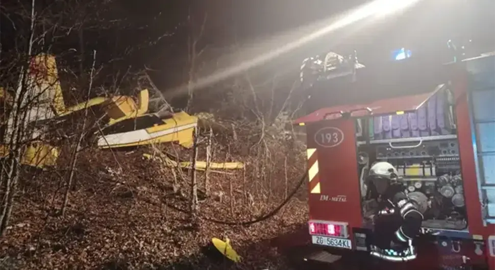 Прве слике са мјеста пада авиона: Пронађено тијело пилота