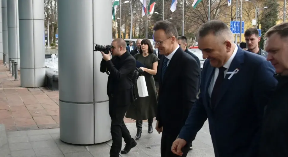 Минић: Сијарто више пута показао да стоји уз нас