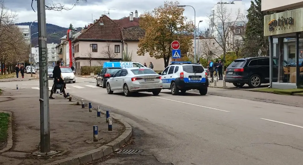 Удес у Бањалуци: Сударили се аутомобил и комби