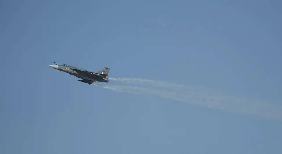 Срушио се ловац на аеромитингу у Дубаију, пилот погинуо