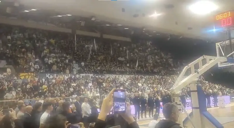 "Зашто се Нермин Никшић не огради од срамног скандирања репрезентацији Србије?"