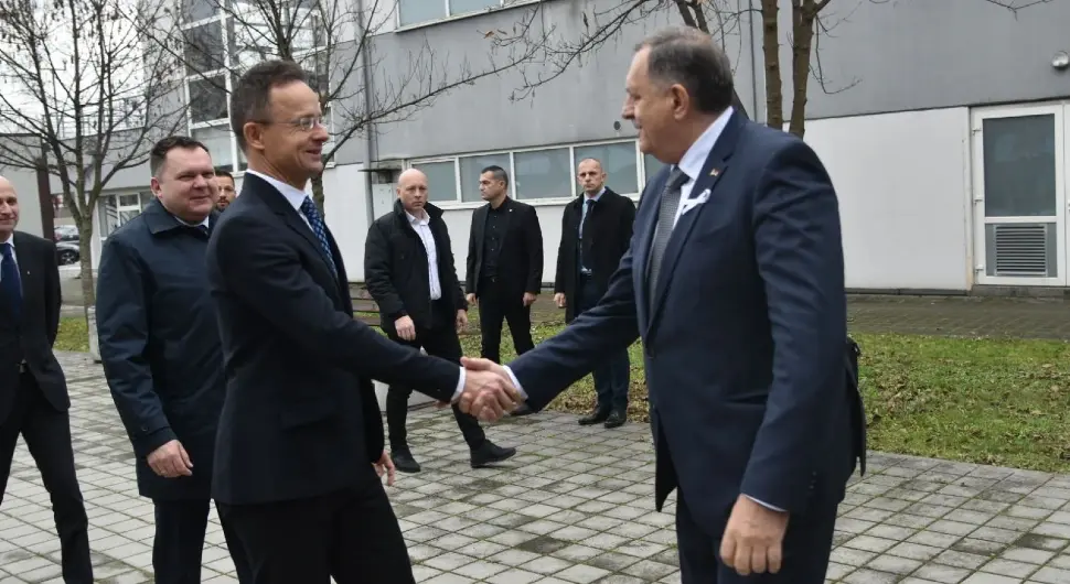 Сијарто у посјети Универзитету у Бањалуци: Уручење почасног доктората