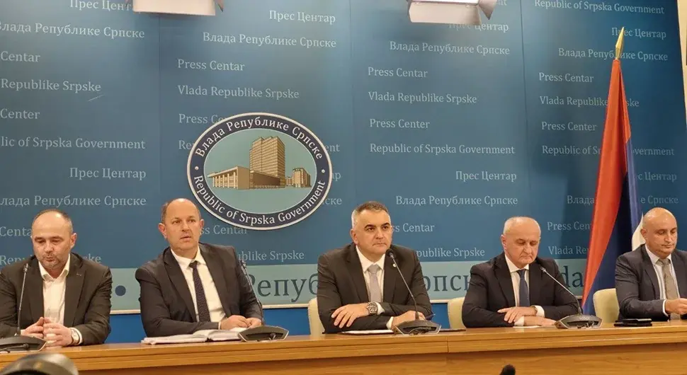 Минић на конференцији за новинаре