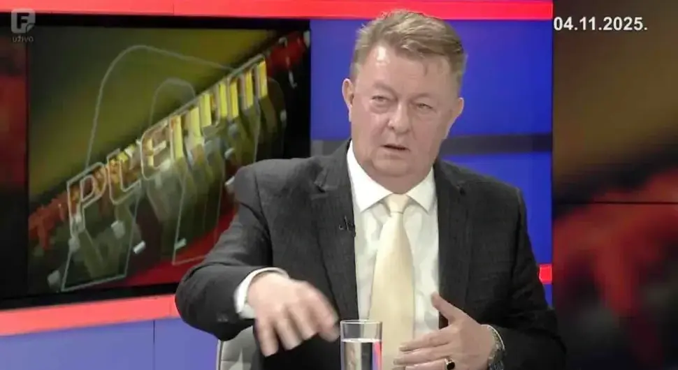 Ћосић: Конаковић одређује који ће Србин бити преговарач са ЕУ