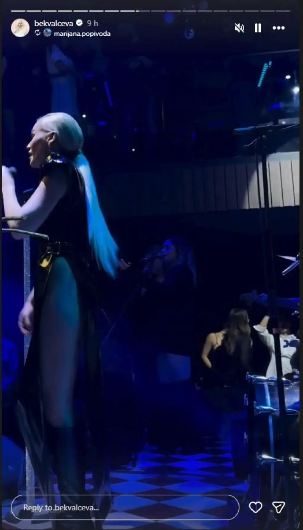 Наташа Беквалац на наступу