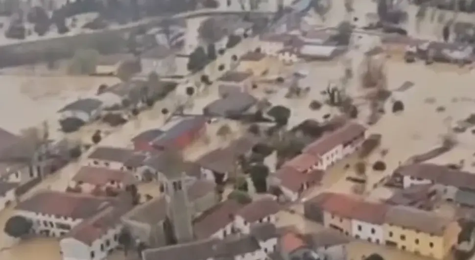 Трагедија у Италији: Човјек погинуо у клизишту покушавајући да помогне комшиници