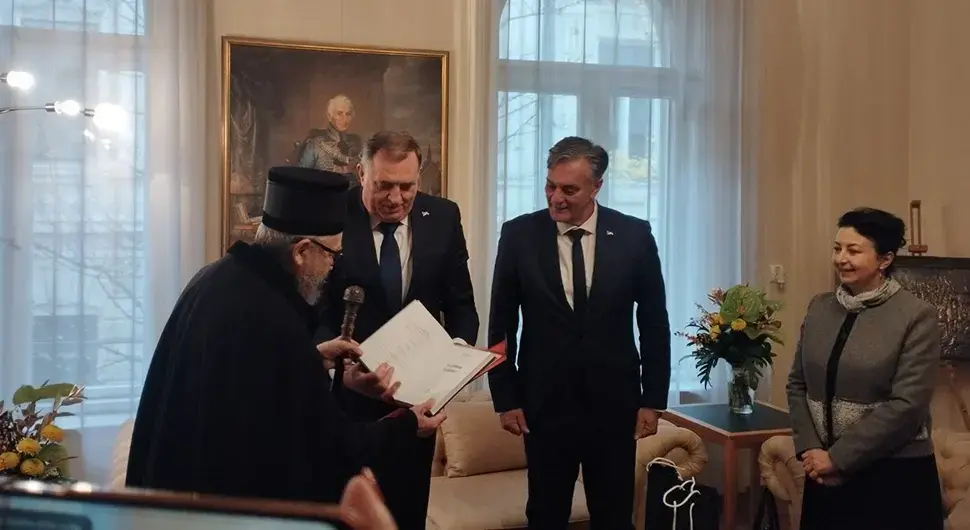 Додик и Каран са митрополитом будимским Лукијаном