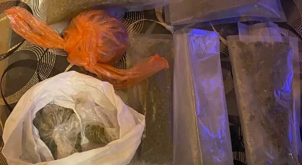 Хапшење у Приједору, пронађено 400 грама дроге