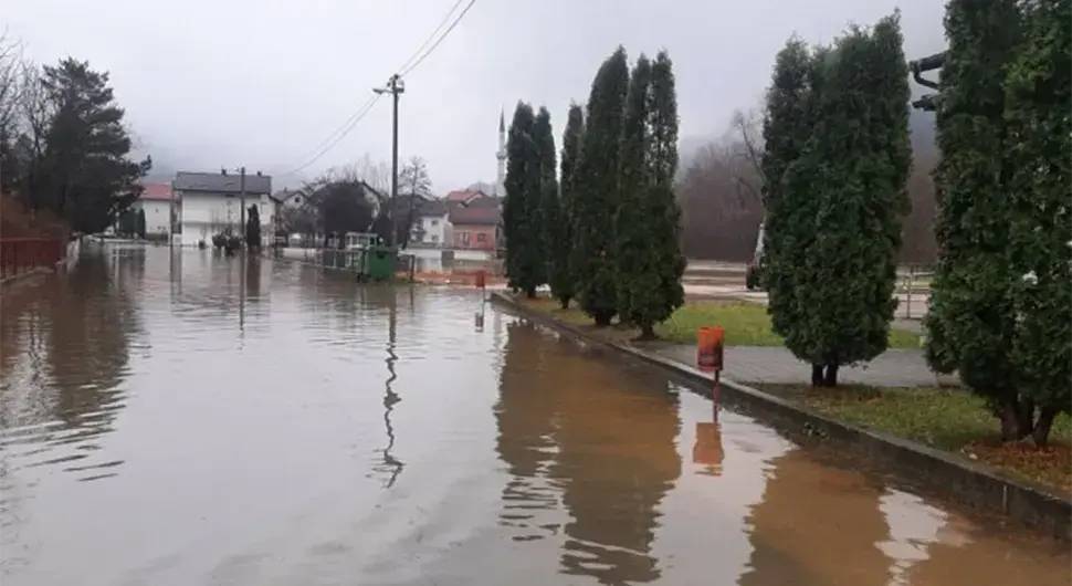 Општина Језеро