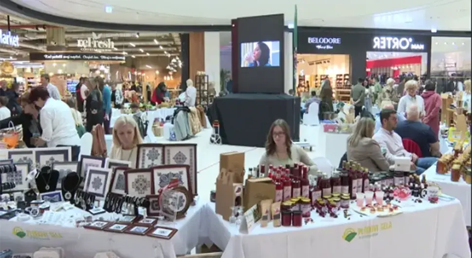 Отворен шести Сајам "Плодови села малих произвођача"