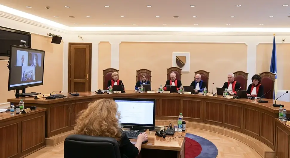 10. ванредна сједница крњег Уставног суда