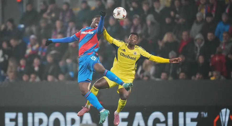 Контроверзна порука на трибинама: "Мора бити рата са Турцима"