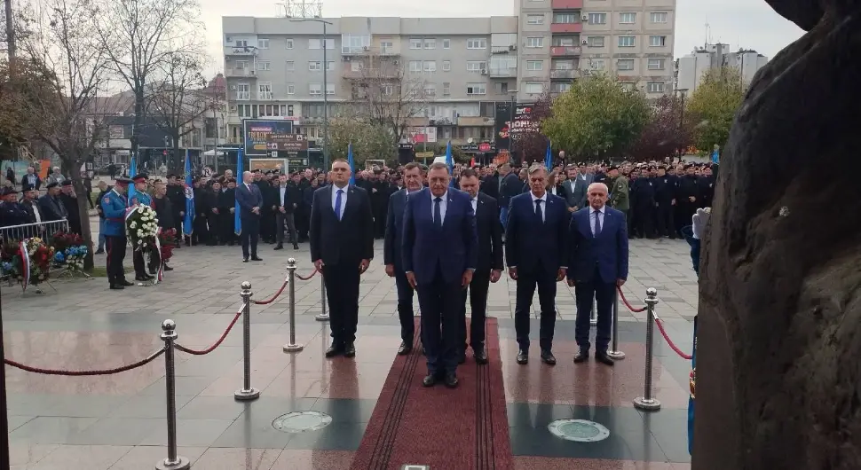 Српска одала почаст херојима