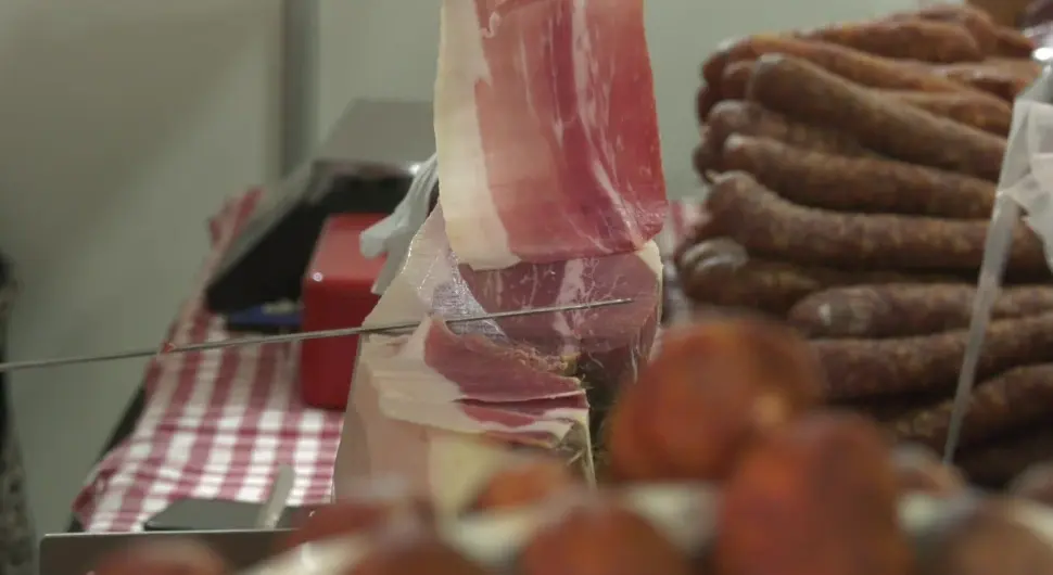 Припрема меса за зиму: Важна контрола на присуство трихинеле