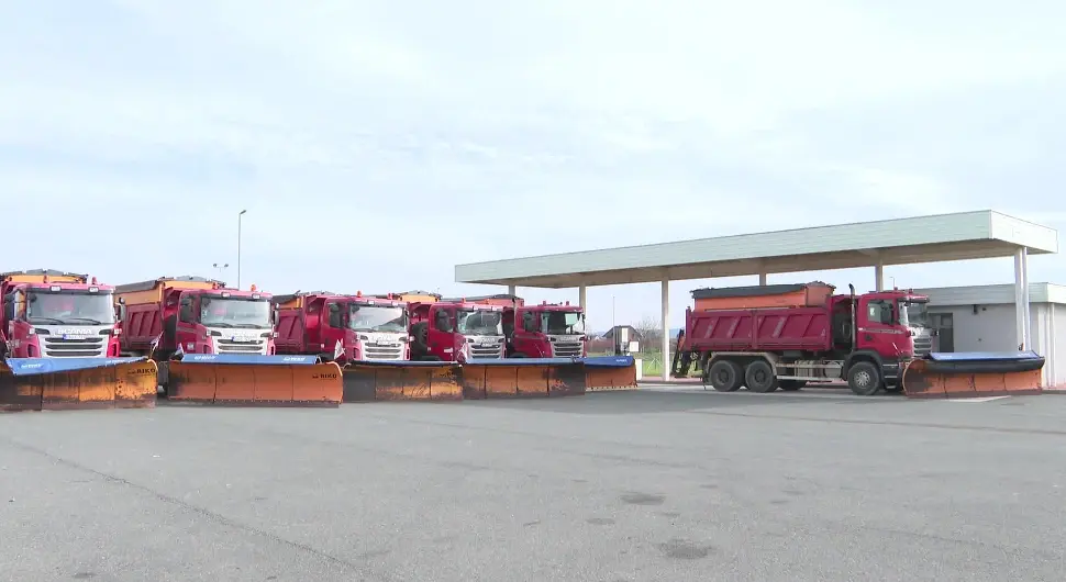 Зимска служба "ЈП Аутопутеви Републике Српске" спремно дочекује зиму